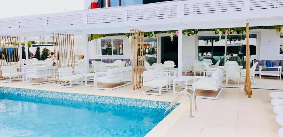 Unique Residence Apartament Năvodari Eksteriør billede